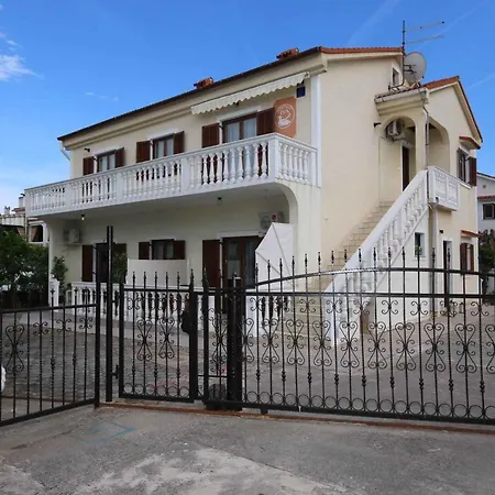 In With Two-bedrooms 1 Apartment Silo (Krk)