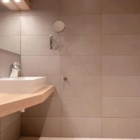 In With Two-bedrooms 1 Apartament