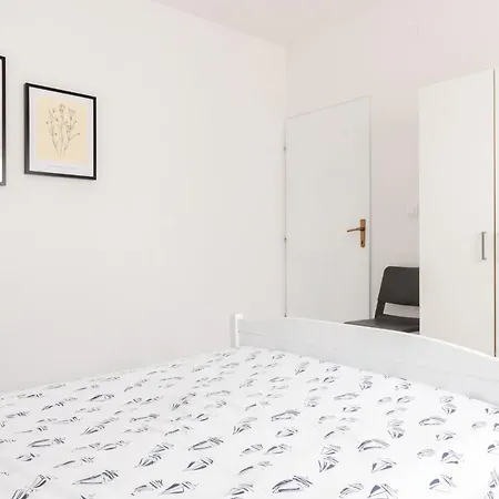 In With Two-bedrooms 1 Apartament