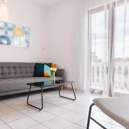 In With Two-bedrooms 1 Apartament *