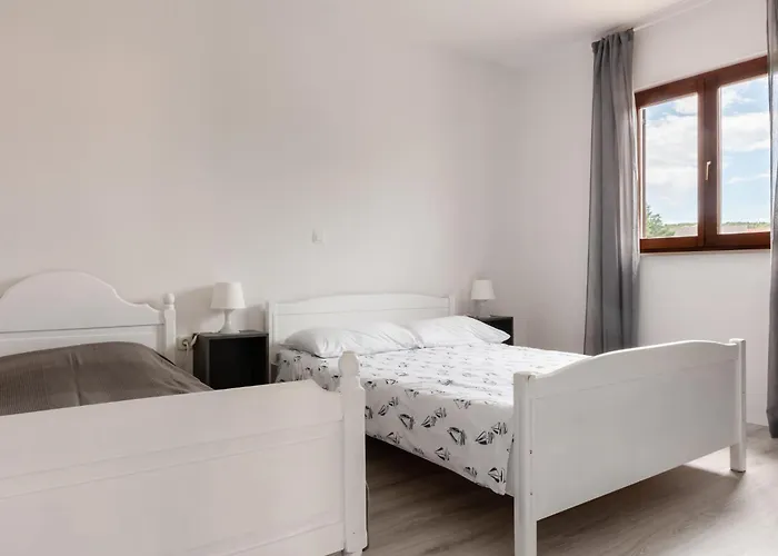 In With Two-bedrooms 1 Daire *